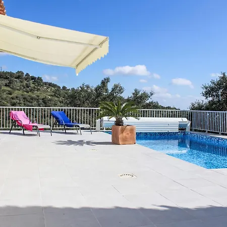 Jardins De Camille By Interhome